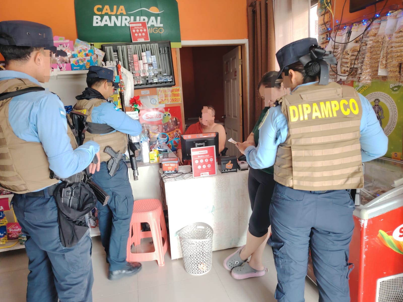 DIPAMPCO realiza campaña de prevención contra la extorsión y el crimen organizado en San Juan de Opoa, Copán